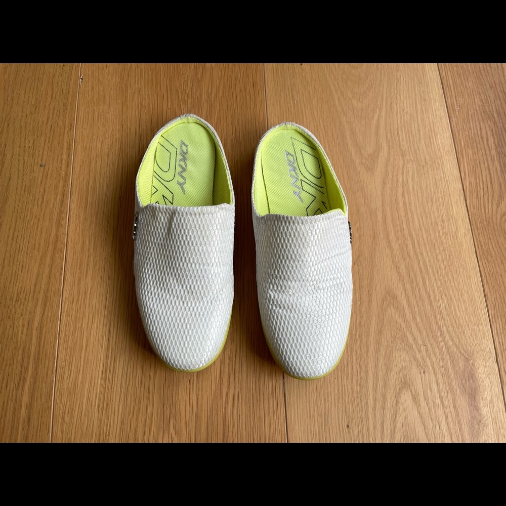 Super light white mesh slides